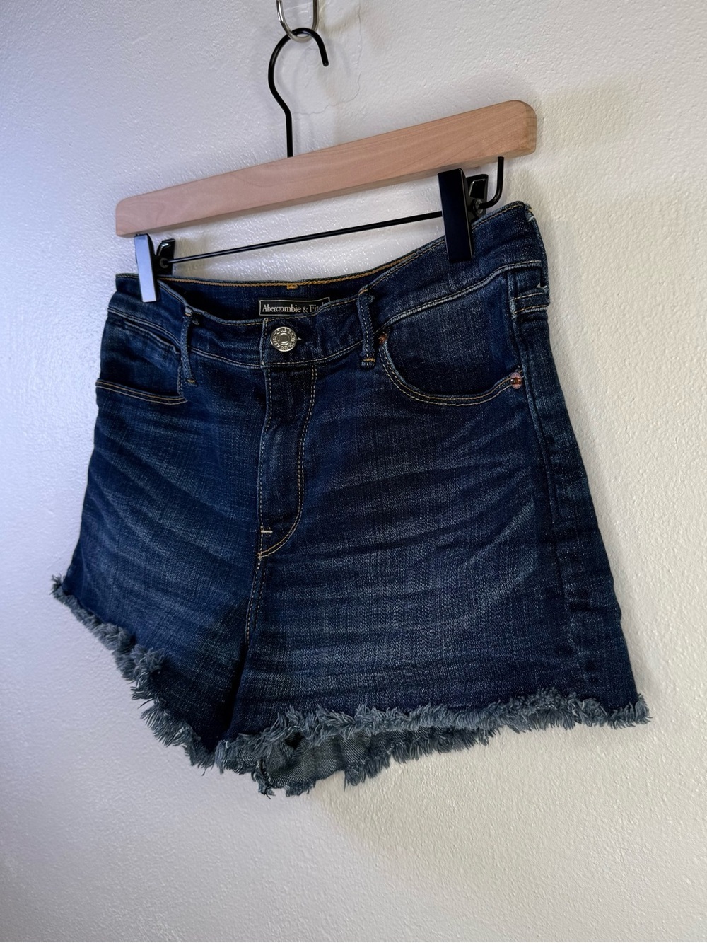 Abercrombie & Fitch Women’s Mid Rise Denim Jean Micro Shorts Size 29 - Picture 3 of 14